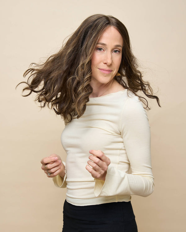 Light Brown 18" wavy wig — side