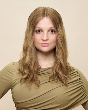 Sunkissed Blonde 18" wavy wig